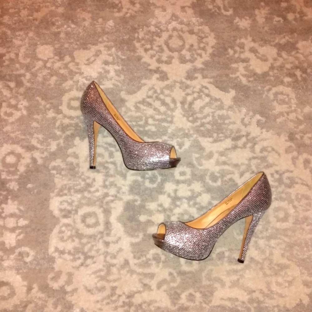 Badley Mischka Silver Sparkle Peep Toe Heels Size 9M